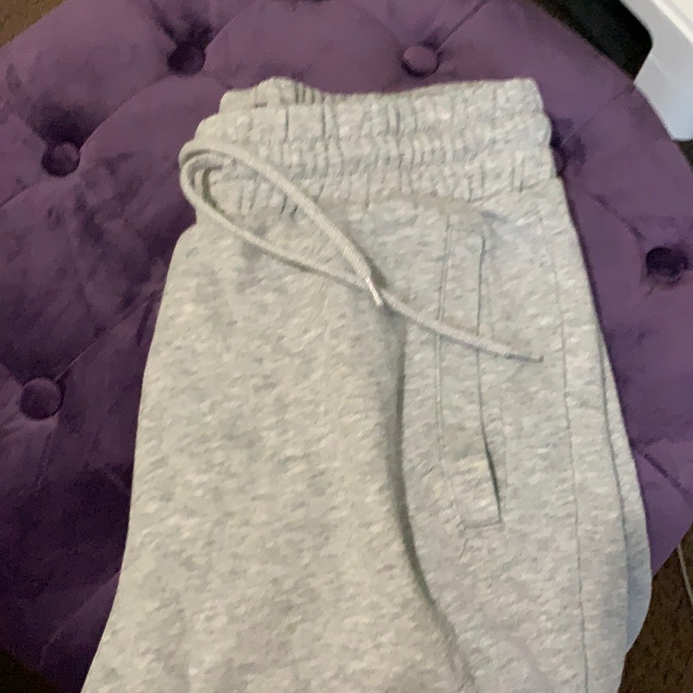 GREY SHORT